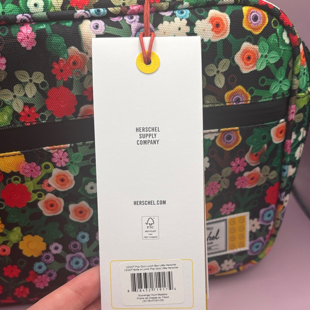 Special Edition LEGO by Herschel Supply Co Insulated Floral Soft-Sided Lunchbag - Picture 4 of 9